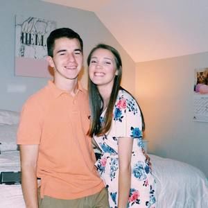 Meet your Posher, Danielle